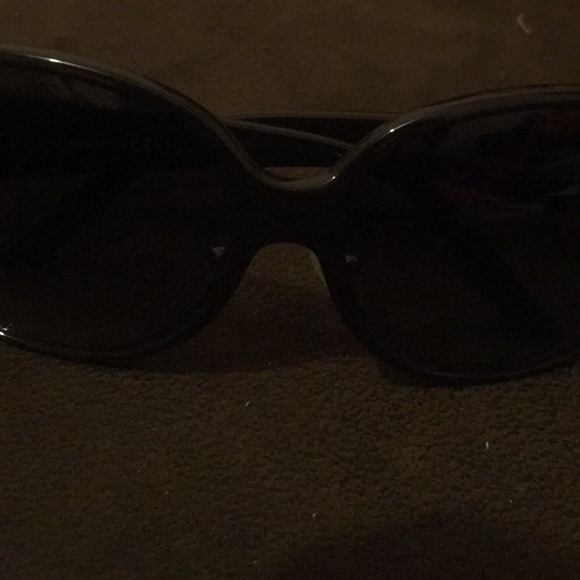 Gucci sun glasses