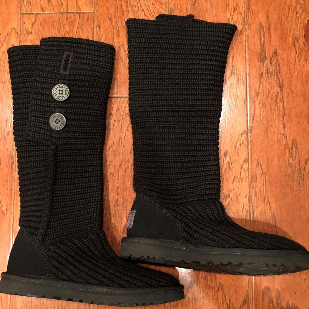 UGGS Classic Cardy -  Black SIZE 7