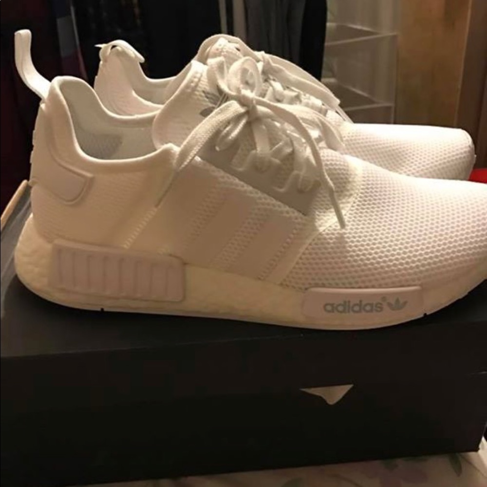 Nmd r1 white 3 stripes