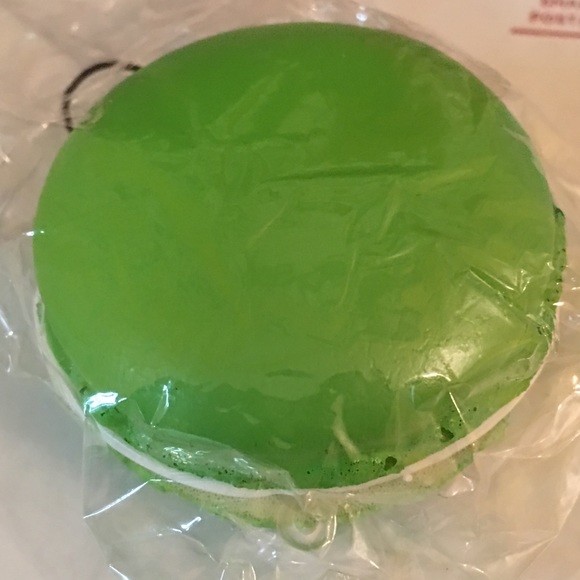 Macaron Squishy - Picture 3 of 4