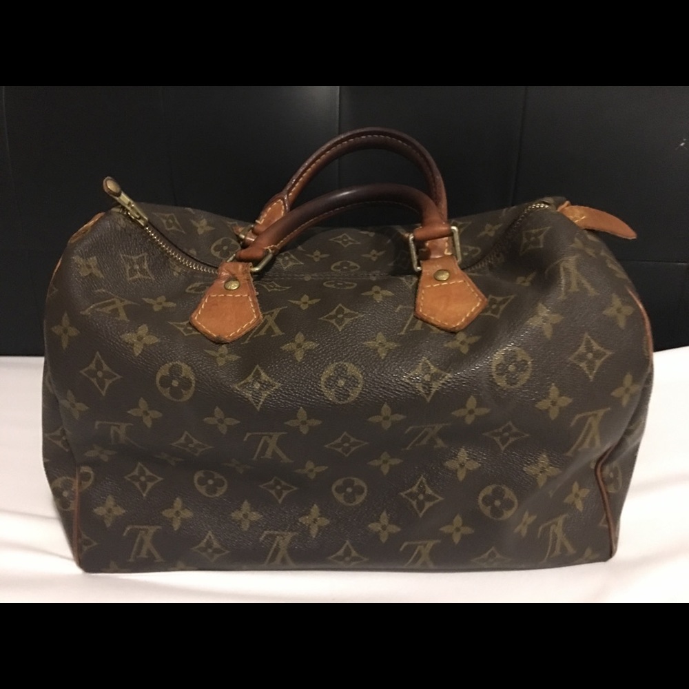 Authentic LV Mono Speedy 30