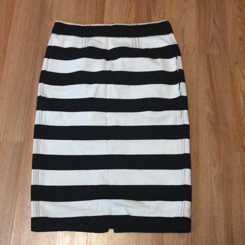 Strip pencil skirt