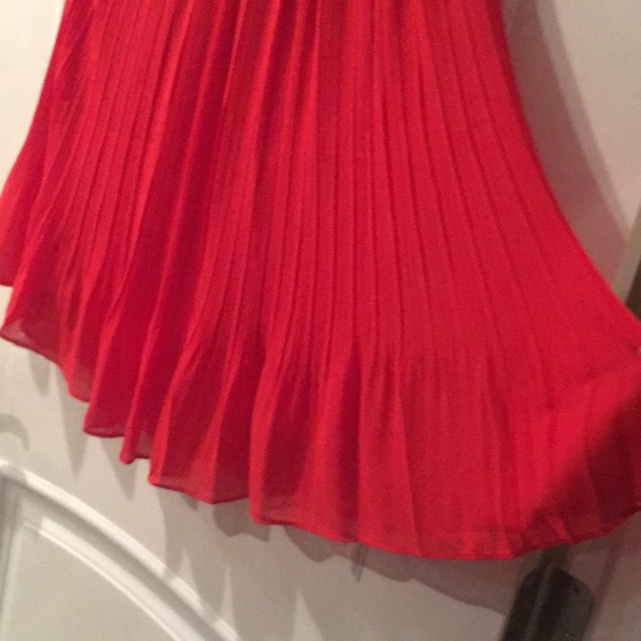 Chiffon RED skirt 💄💋 - Picture 2 of 3