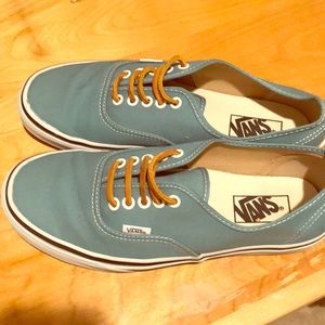 US Men’s 8, Women’s 9.5 Brand New Vans