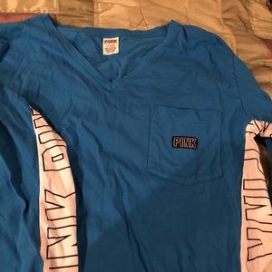 VS Pink T-shirt. Large