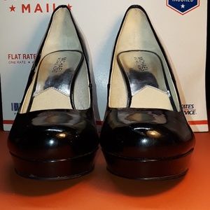 Michael kors pumps black heels