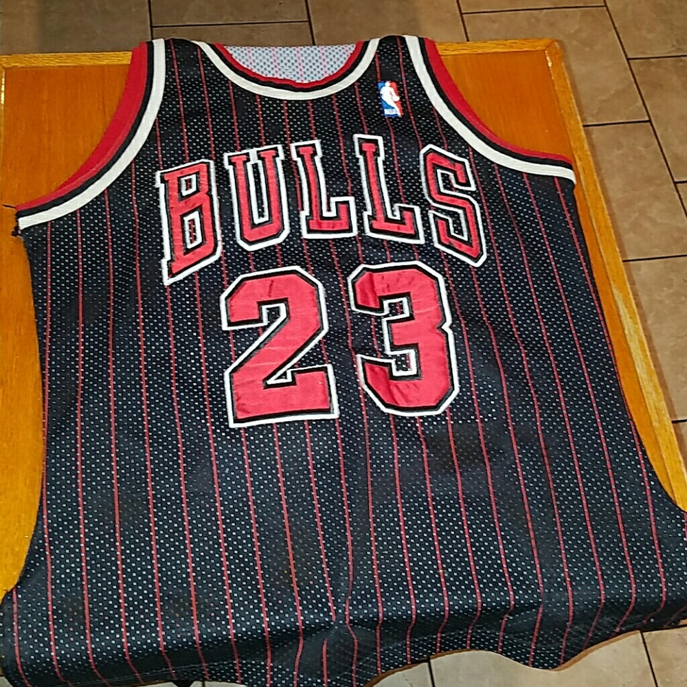Air Jordan Vintage Bulls Black Jersey
