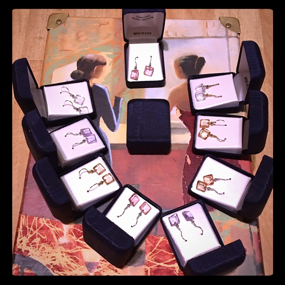 EARRINGS ZIRCONIAN  IN GIFT BOX  9 pcs