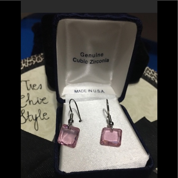 EARRINGS ZIRCONIAN  IN GIFT BOX  9 pcs - Picture 2 of 4