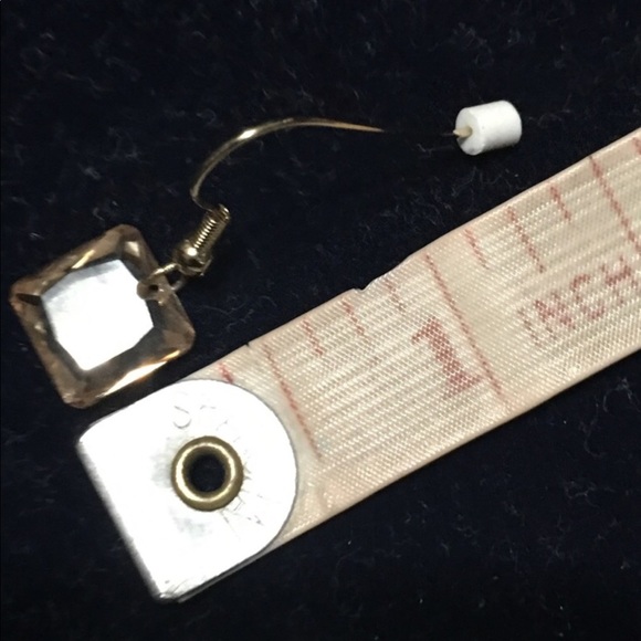 EARRINGS ZIRCONIAN  IN GIFT BOX  9 pcs - Picture 3 of 4