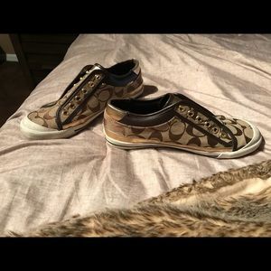 No tie, slip on, coach sneakers