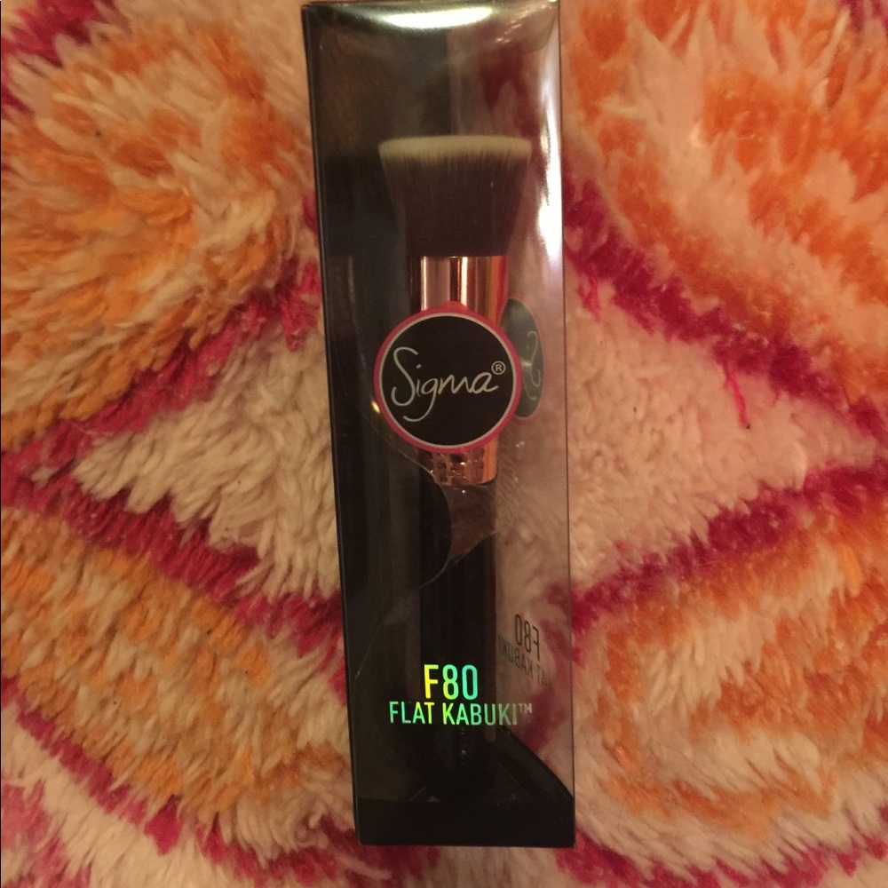 Sigma flat kabuki brush F80