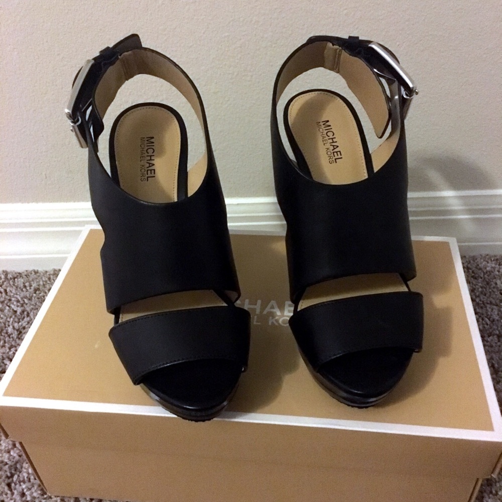 Sandals Michael Kors size 5.5
