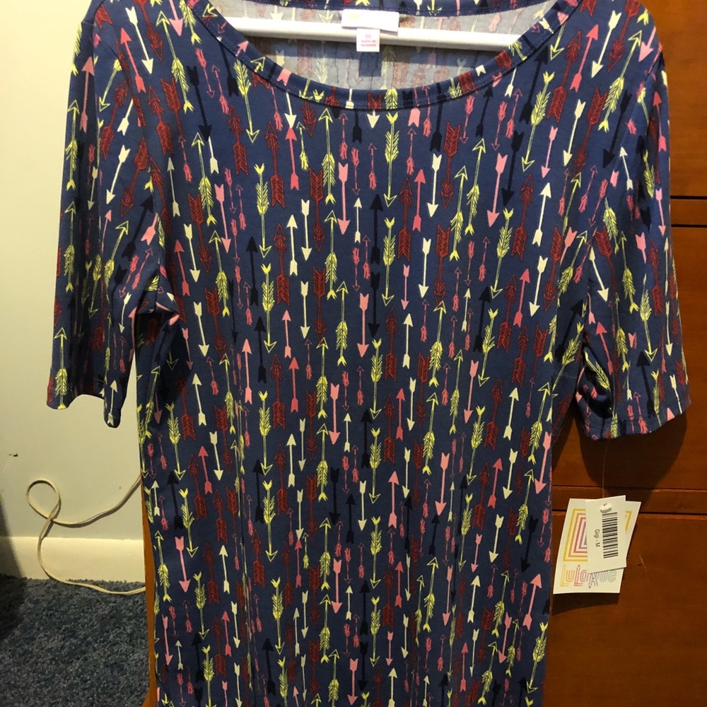 LuLaRoe GiGi Size Medium. NWT Arrows!