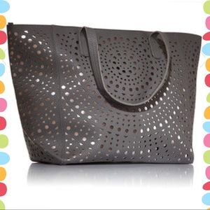 Bath Body Works 2017 black gray tote bag