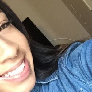 Meet your Posher, Caitlin