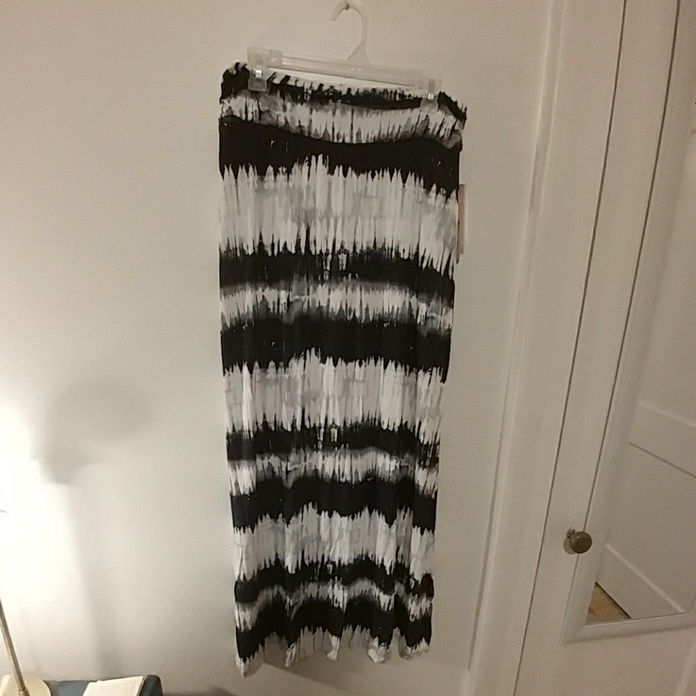 NWT Sequin Hearts Skirt