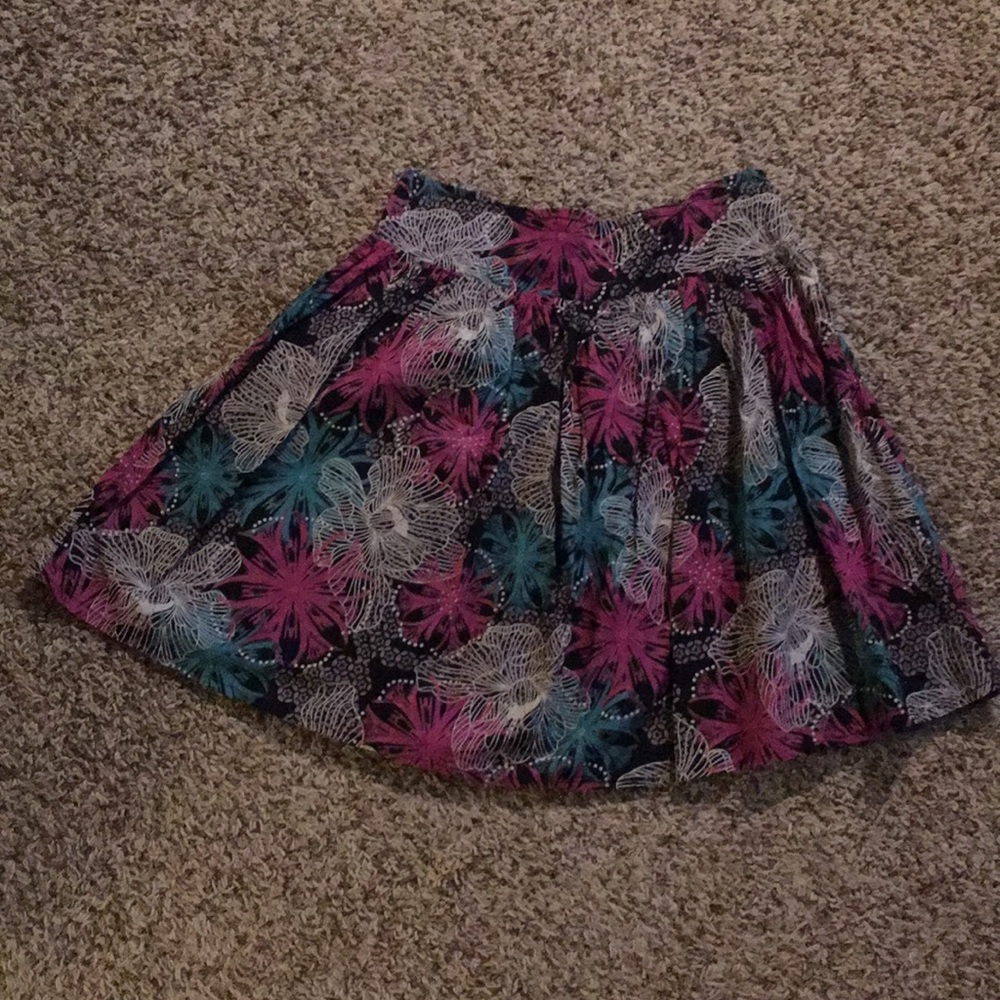 Above the knee Floral Print Skirt