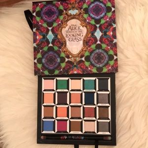 Urban decay Alice in wonderland palette