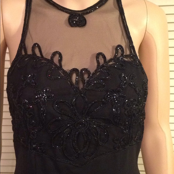 Black dress - Picture 2 of 4