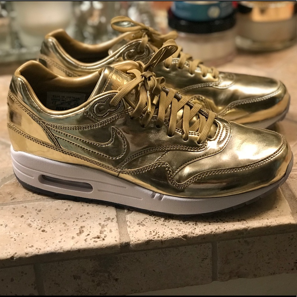 Gold Nike ID AIR MAX