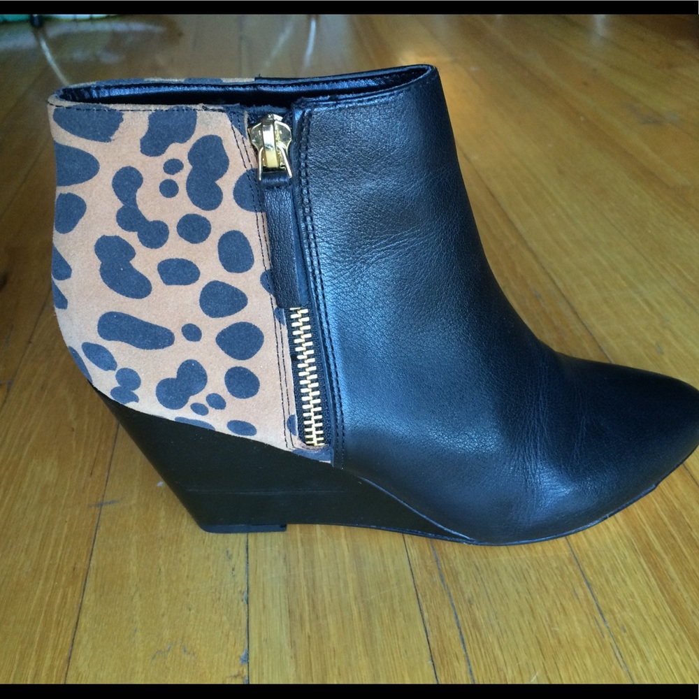 Dolce vita leopard wedge bootie 5.5