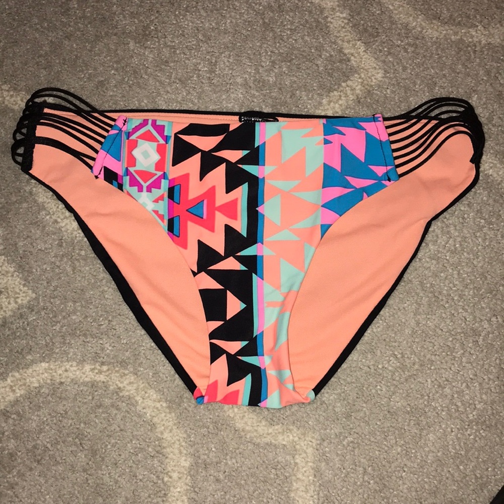 Geometrical Pattern Bikini Bottoms