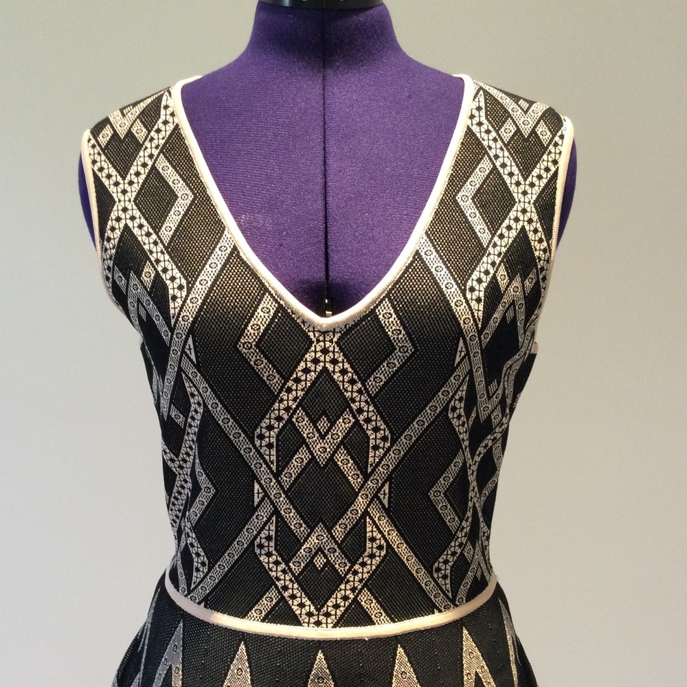 ❤️BCBGMAXAZRIA peplum top