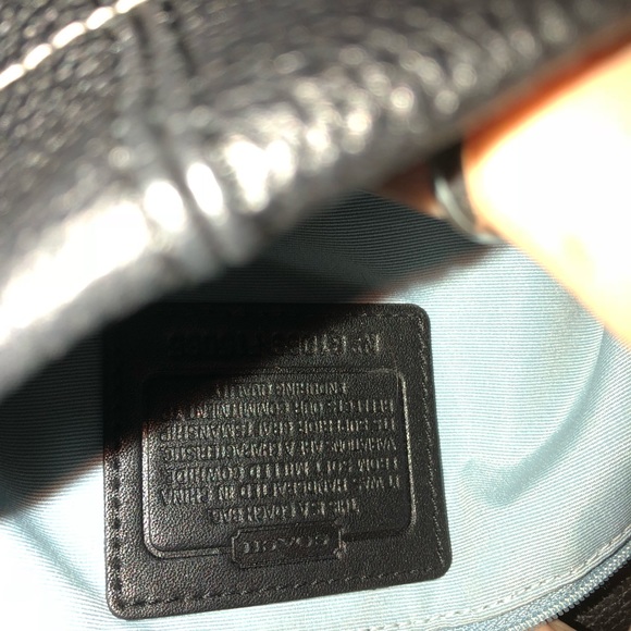 Coach black leather small shoulder bag - Picture 4 of 4