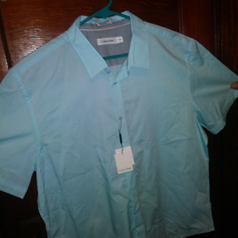MEN'S Calvin Klein button up shirt.
