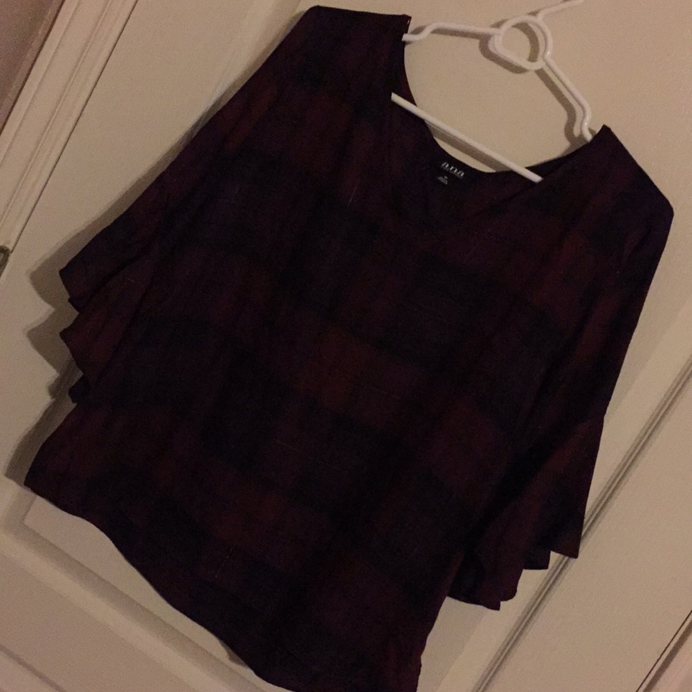 Adorable long sleeve blouse.