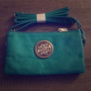 NWOT! BRAND NEW teal cross body