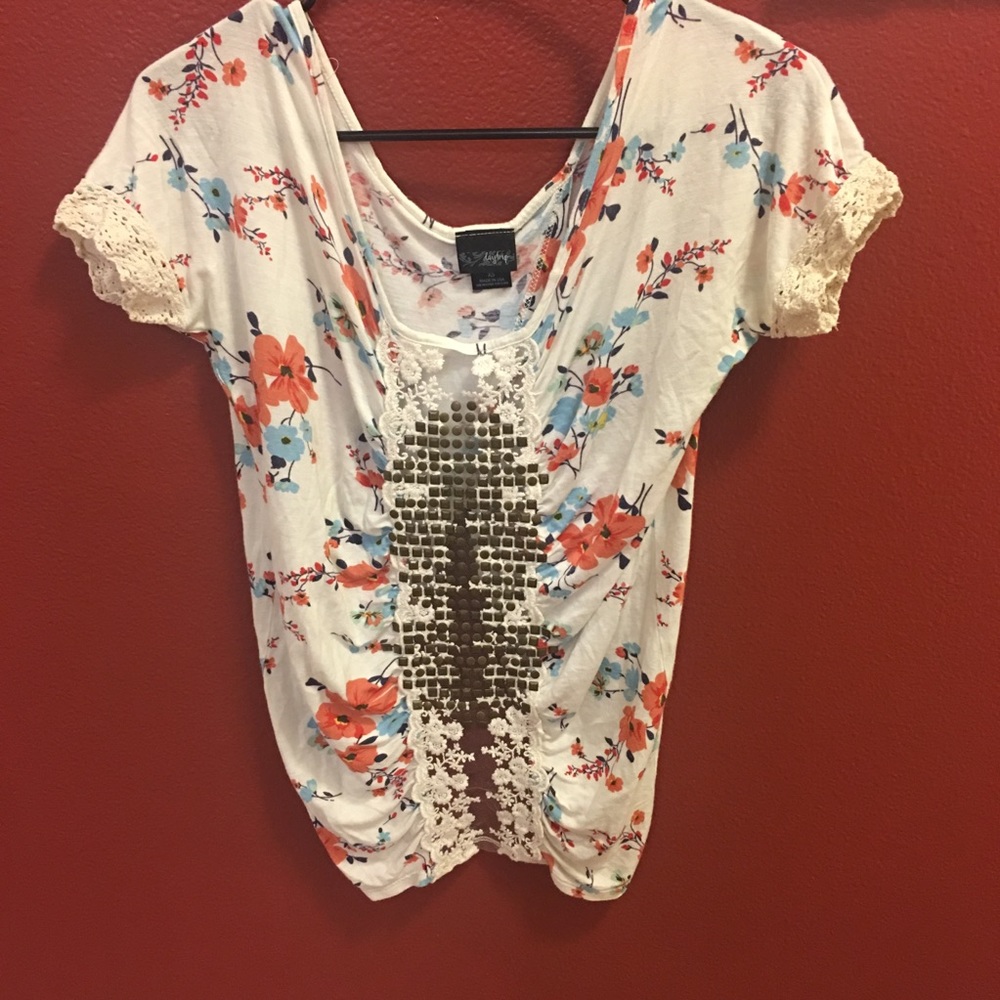 🚨🚨🚨 PRICE DROP! Daytrip top
