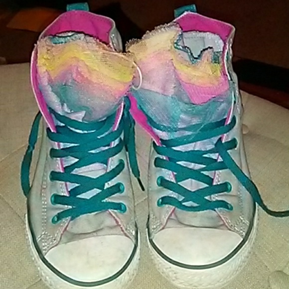 Girls converse sneakers - Picture 2 of 4
