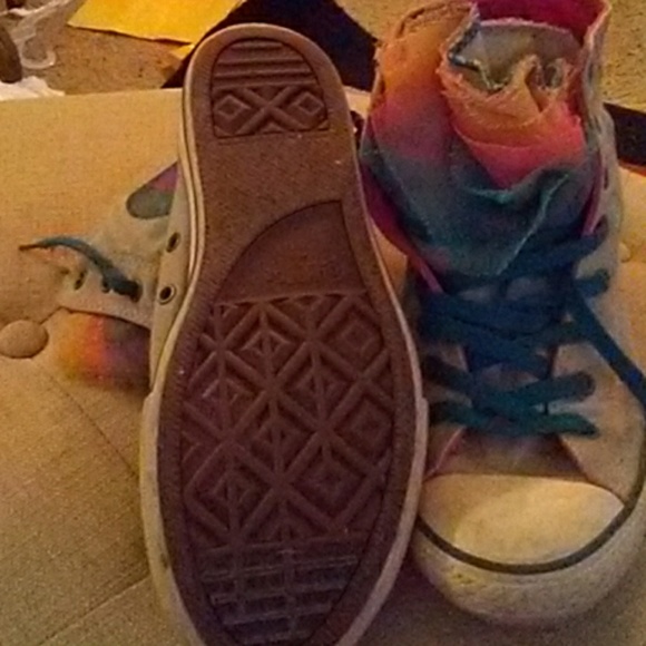 Girls converse sneakers - Picture 3 of 4