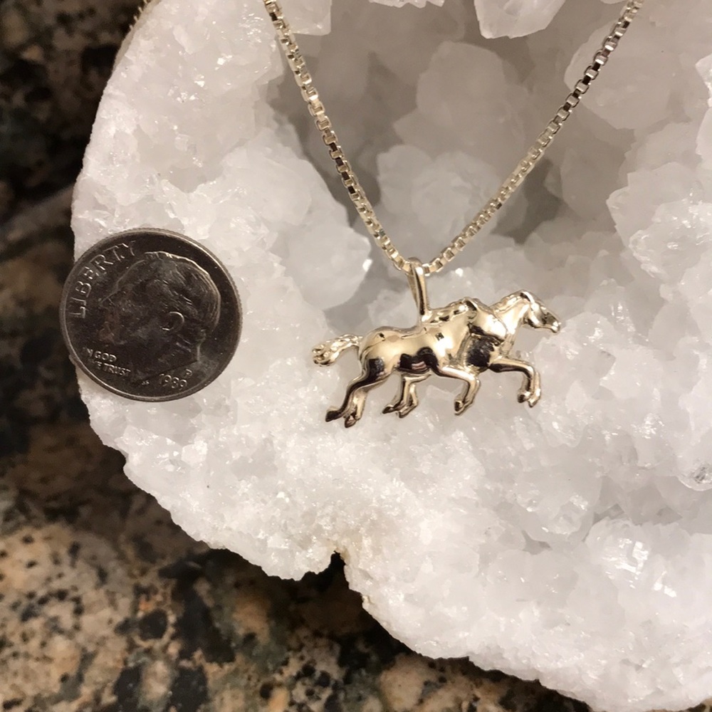 STERLING SILVER RACING DOUBLE HORSE PENDANT NIB - Picture 3 of 5