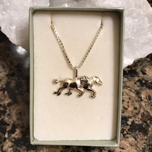 STERLING SILVER RACING DOUBLE HORSE PENDANT NIB - Picture 4 of 5