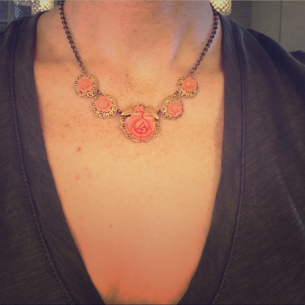 Vintage floral choker