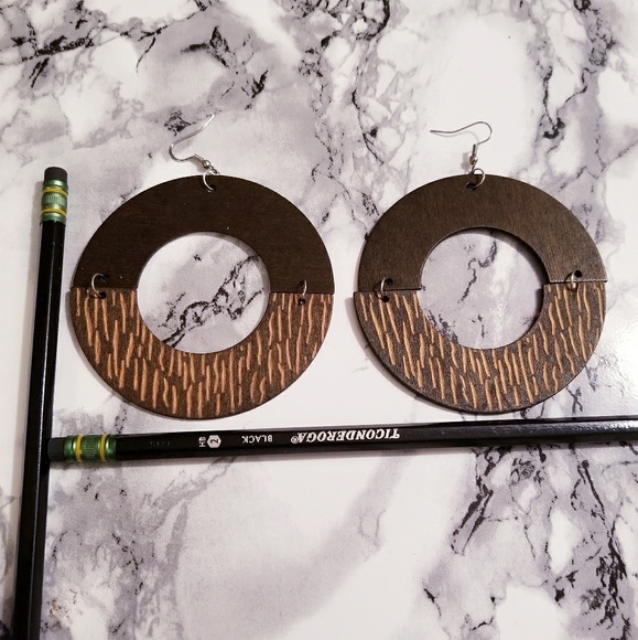 Handmade earrings. - Picture 2 of 2