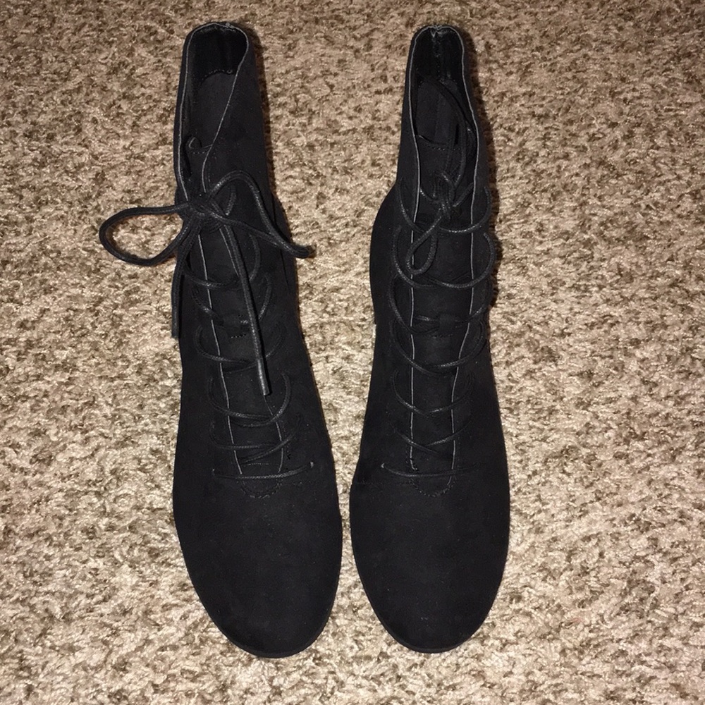Lace up Short Healed Boots
