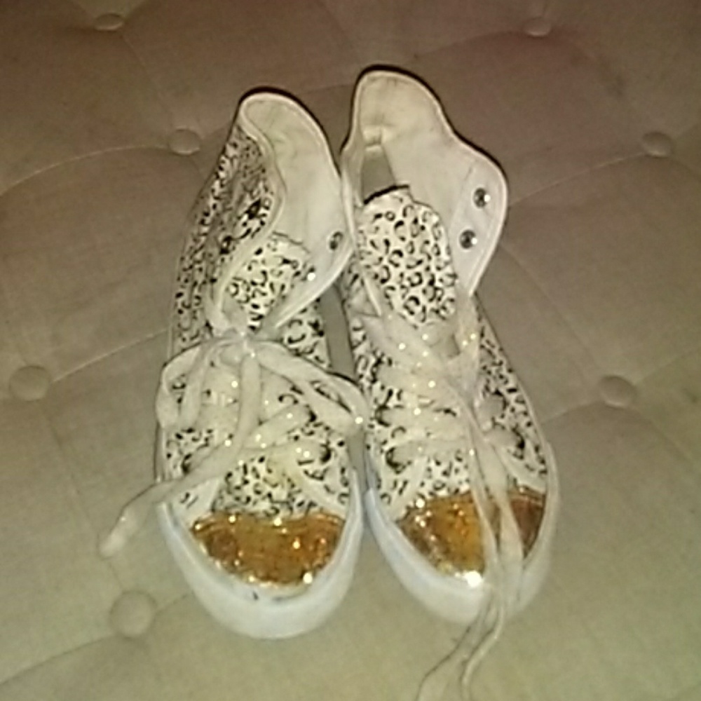 Girls fashion statement shoes