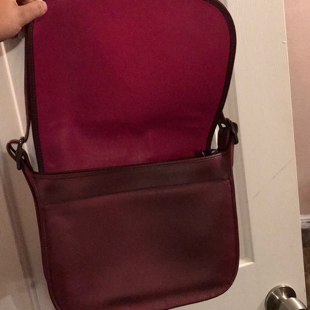 Authentic coach purse. - Picture 2 of 7