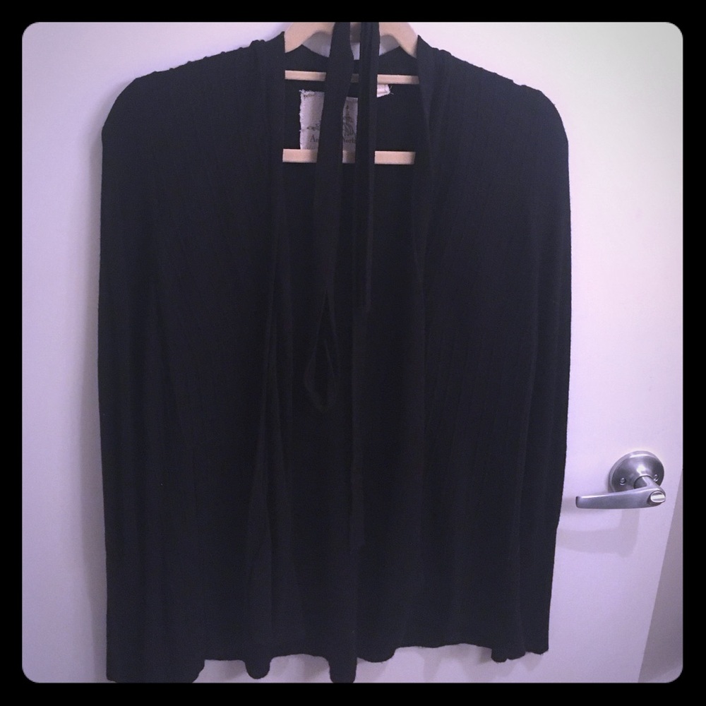 Black sweater w drawstring