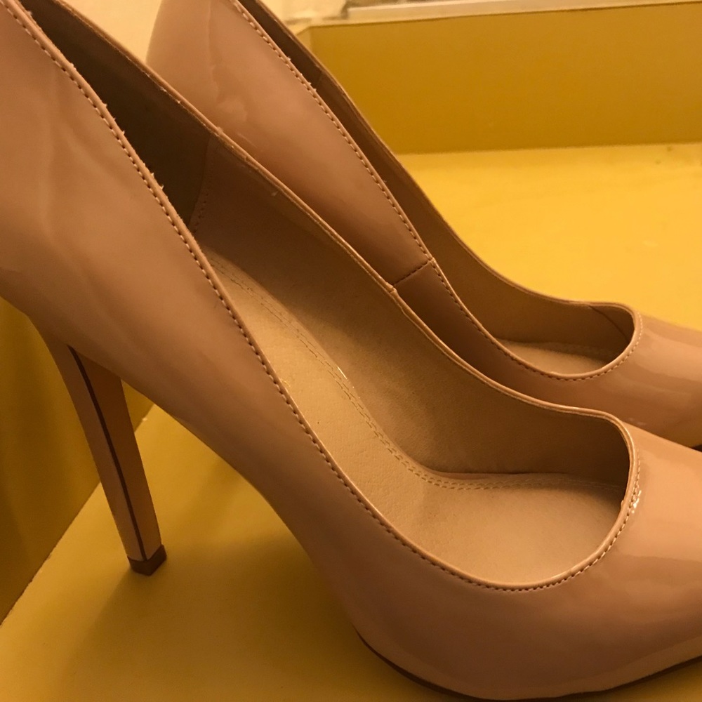 Fashion Nova Nude Heels/Pumps