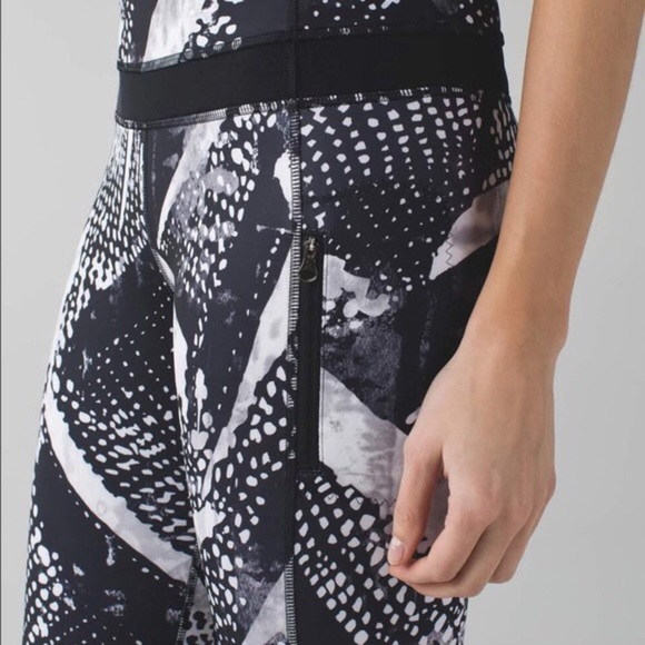 VGUC Lululemon Pants - Picture 3 of 4