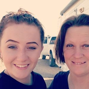 Meet your Posher, Hellaella