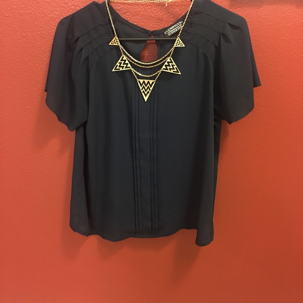 🚨🚨PRICE DROP! Navy blue blouse