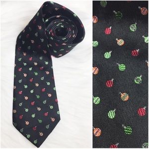 Roundtree & Yorke Christmas Ornament Silk Tie