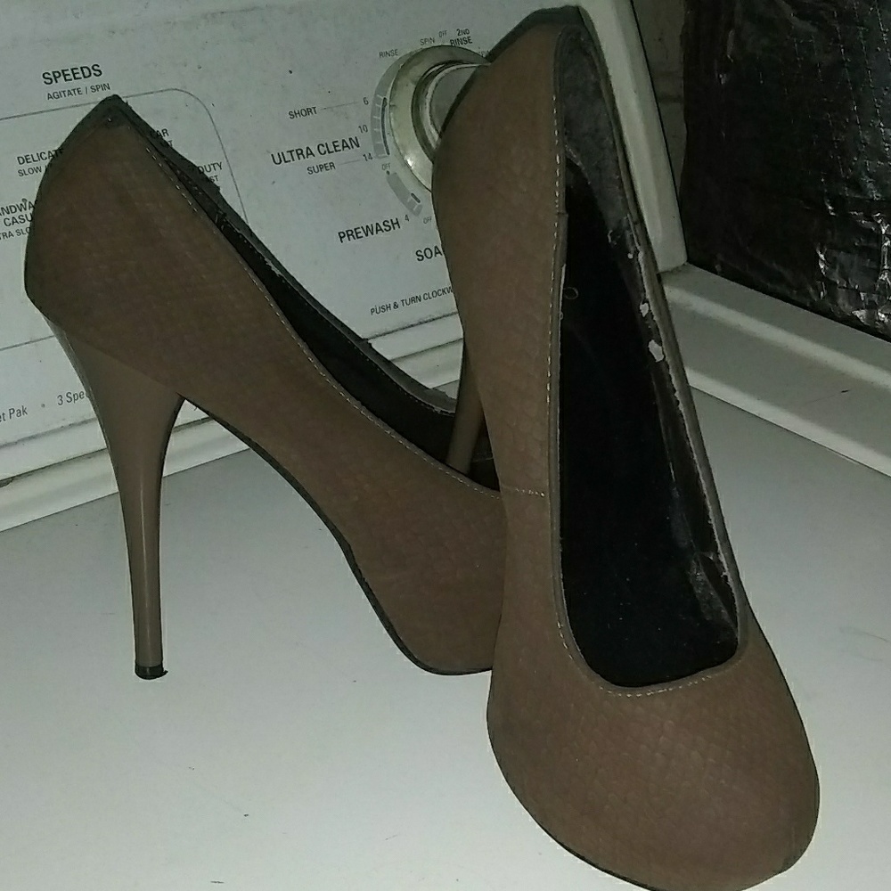 Cute brown heels
