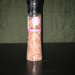 Salt shaker
